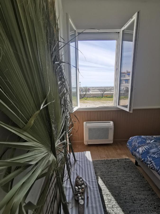 Spacieux Appartement Front De Mer Saintes-Maries-de-la-Mer Exterior photo